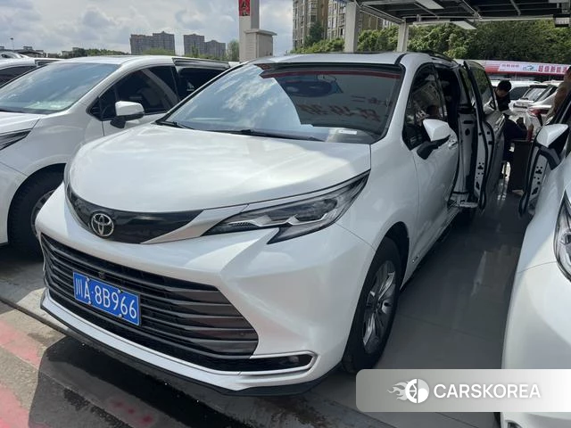 Toyota Saina 2024 Белый из Китая, фото 4