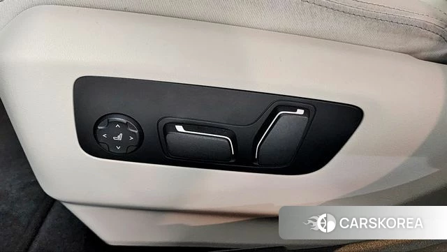 BMW 5 Series (G60) 2025 Темно-зеленый из Кореи, фото 4