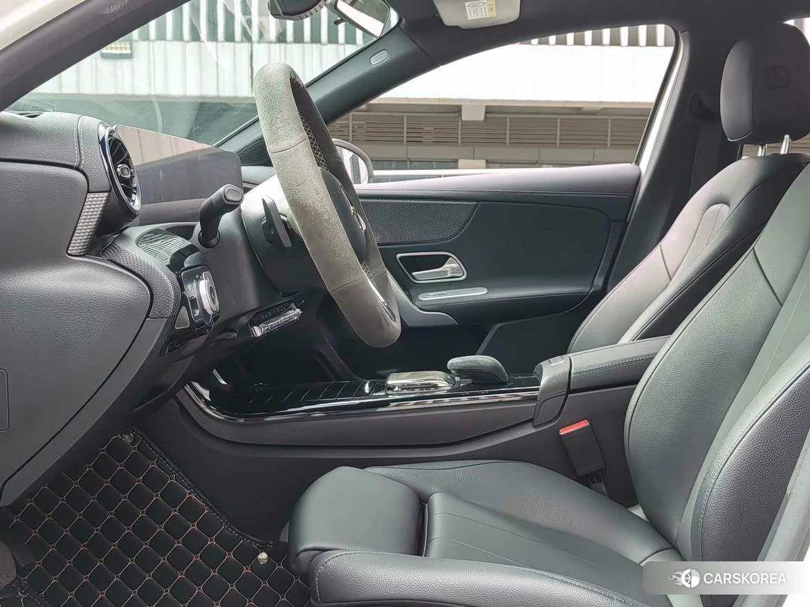 Mercedes-Benz Class A 2021 Белый из Китая, фото 4