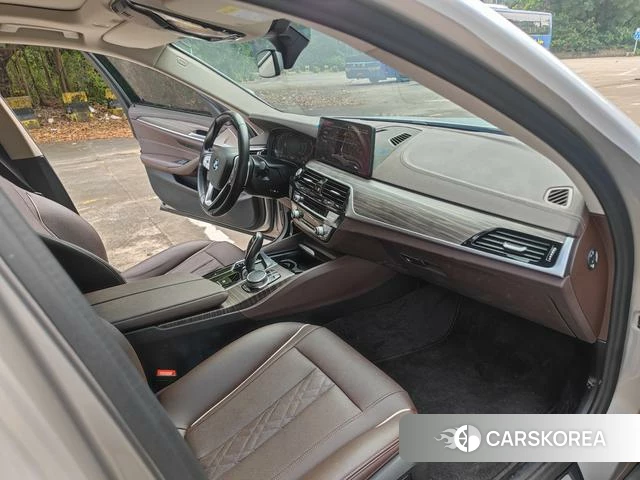 BMW 5 series 2021 Белый из Китая, фото 4