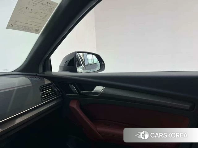 Audi Q5L 2025 Темно-серый из Китая, фото 4