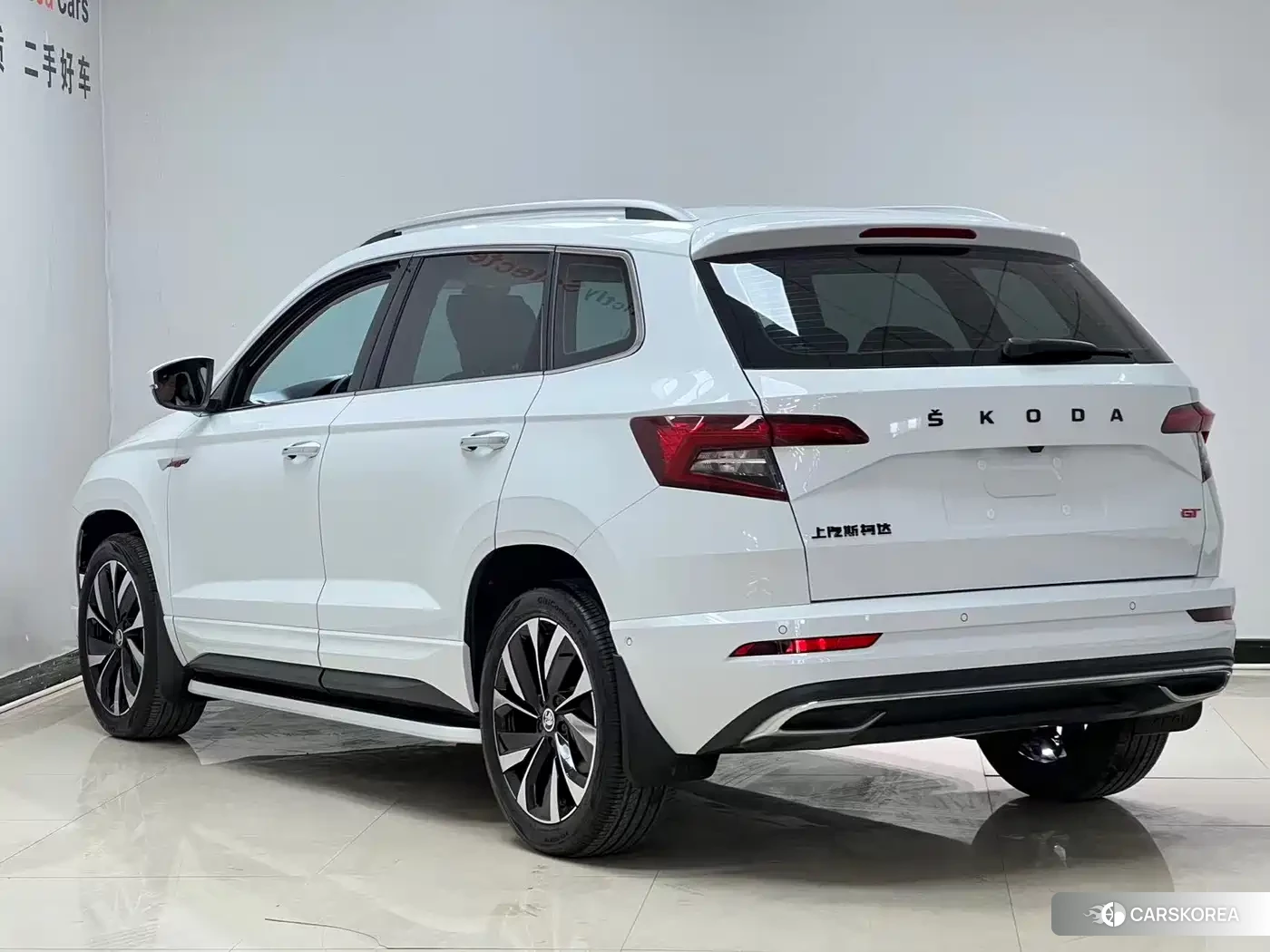 Skoda Karoq 2023 Белый из Китая, фото 4