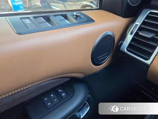 Land Rover Discovery 5 2020 Белый из Кореи, фото 4