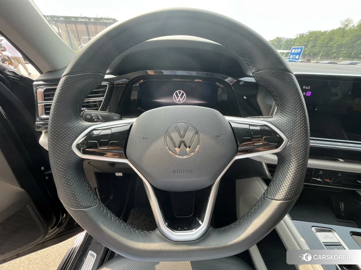 Volkswagen Tourang 2022 Черный из Китая, фото 4