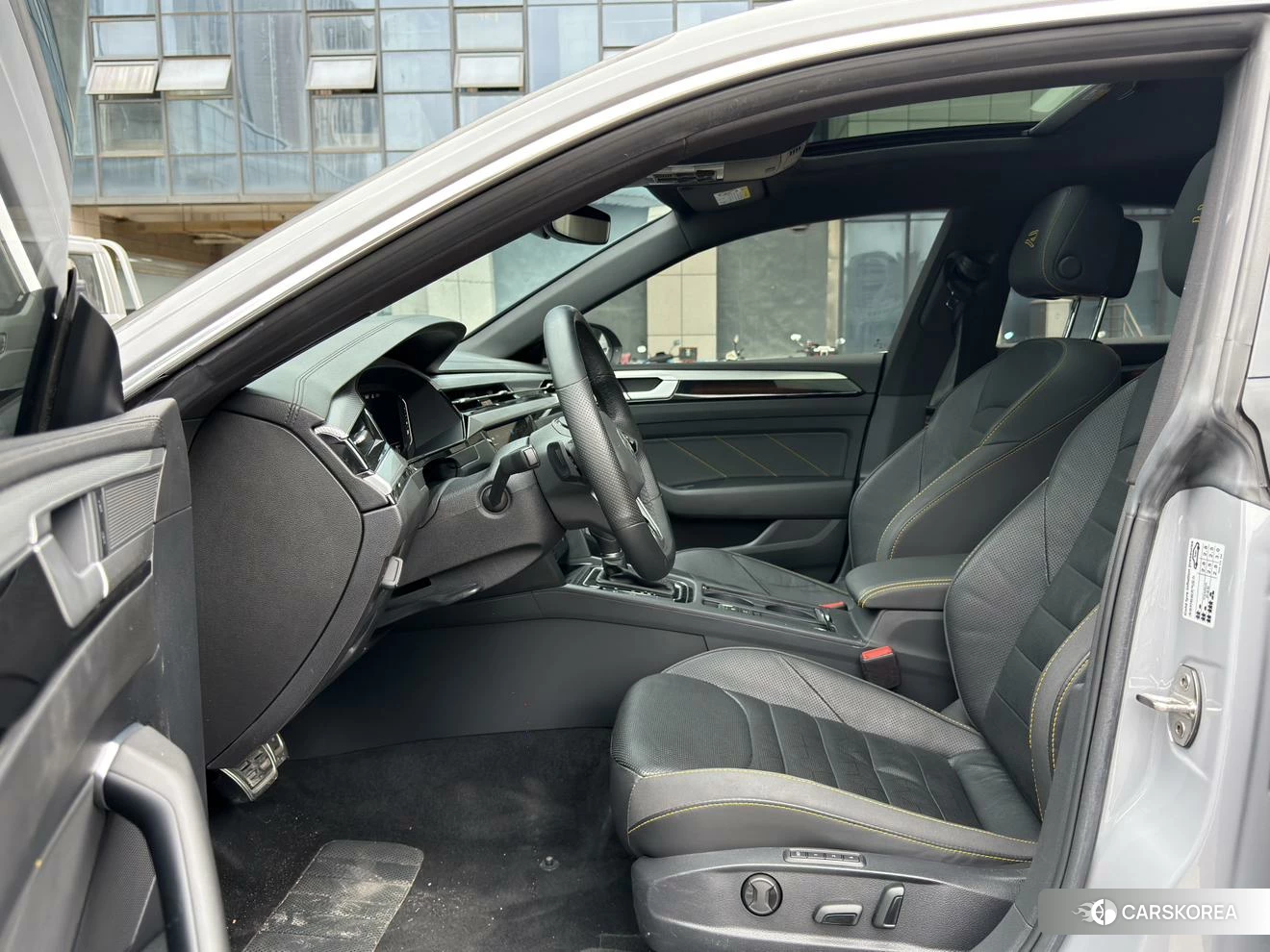 Volkswagen CC 2022 Темно-серый из Китая, фото 4