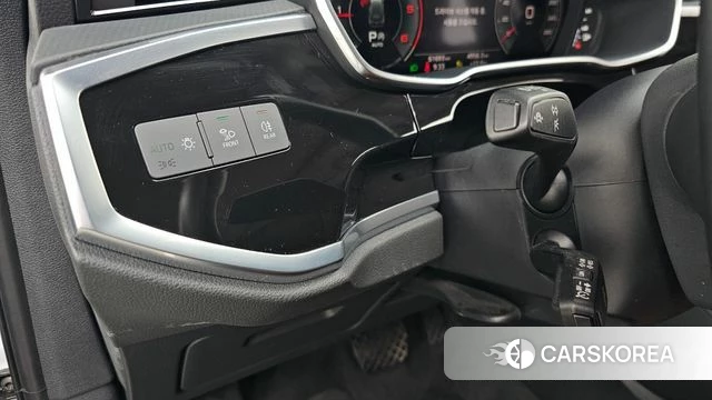 Audi Q3 (F3) 2022 Белый из Кореи, фото 4