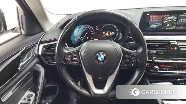 BMW 5 Series (G30) 2018 Белый из Кореи, фото 4