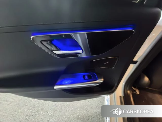 Mercedes-Benz Class C 2023 Белый из Китая, фото 4