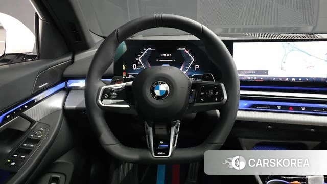 BMW 5 Series (G60) 2025 Белый из Кореи, фото 4