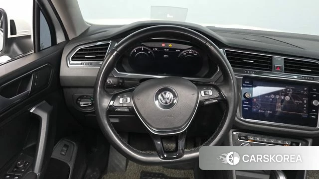 Volkswagen Tiguan Allspace 2018 Белый из Кореи, фото 4