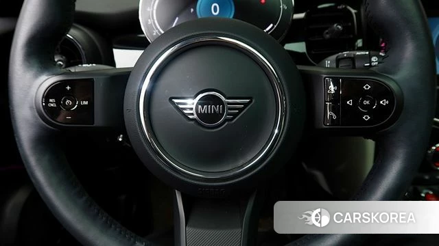 Mini Cooper S 2023 Серебряный из Кореи, фото 4