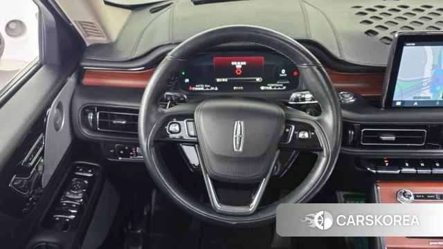 Lincoln Aviator 2nd generation 2023 Жемчужный цвет из Кореи, фото 4