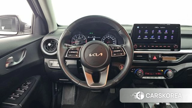 Kia The New K3 2nd generation 2022 Белый из Кореи, фото 4