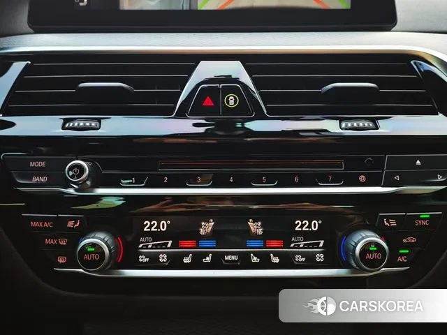 BMW 5 Series (G30) 2018 Белый из Кореи, фото 4