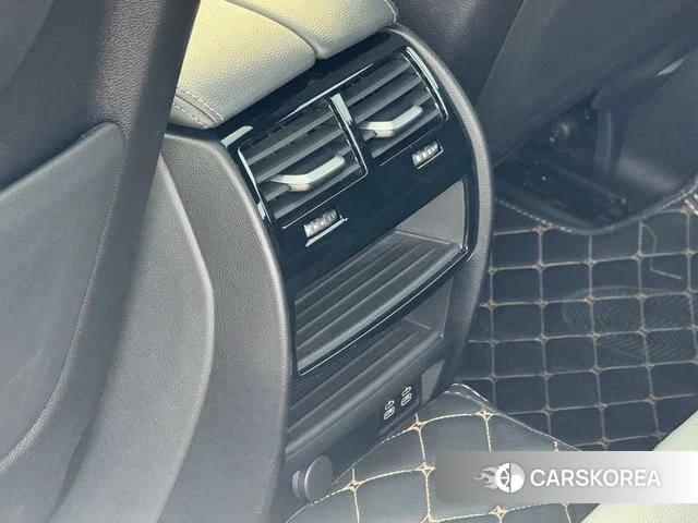 BMW 5 series (imported) 2023 Черный из Китая, фото 4