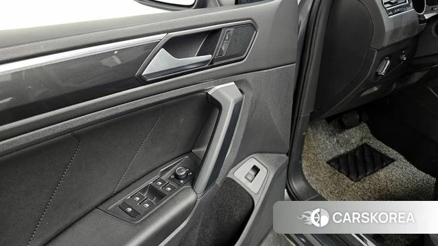 Volkswagen Tiguan second Generation 2020 Серый из Кореи, фото 4