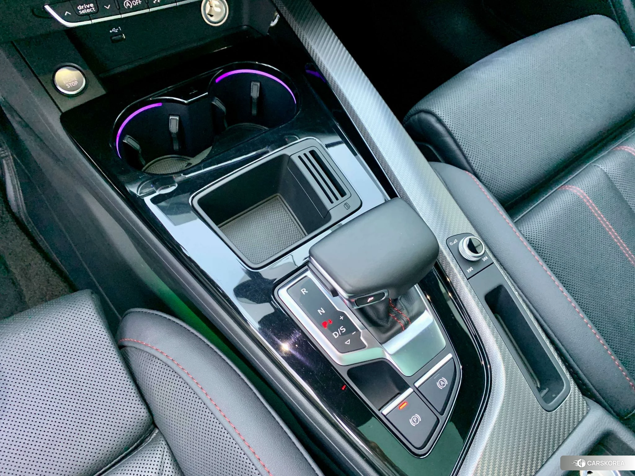 Audi A4L 2021 Темно-серый из Китая, фото 4