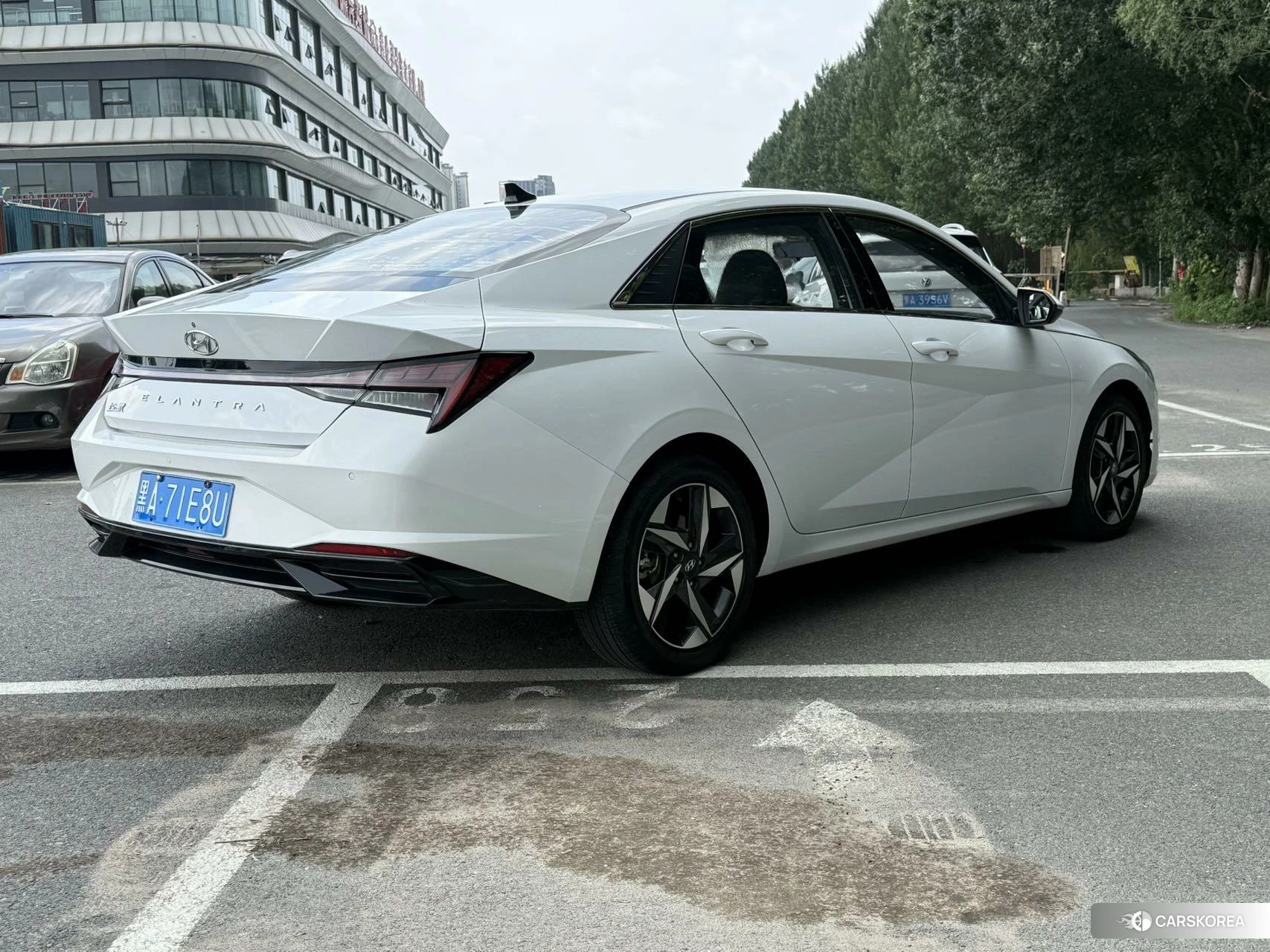 Hyundai Elantra 2022 Белый из Китая, фото 4