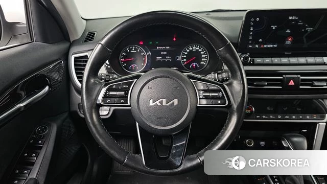 Kia Seltos 2022 Белый из Кореи, фото 4
