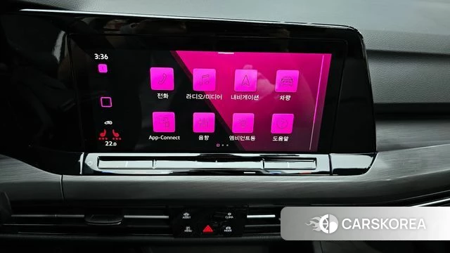 Volkswagen Golf 8th Generation 2022 Белый из Кореи, фото 4