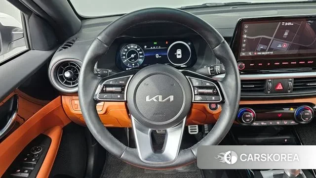 Kia The New K3 2nd generation 2023 Белый из Кореи, фото 4