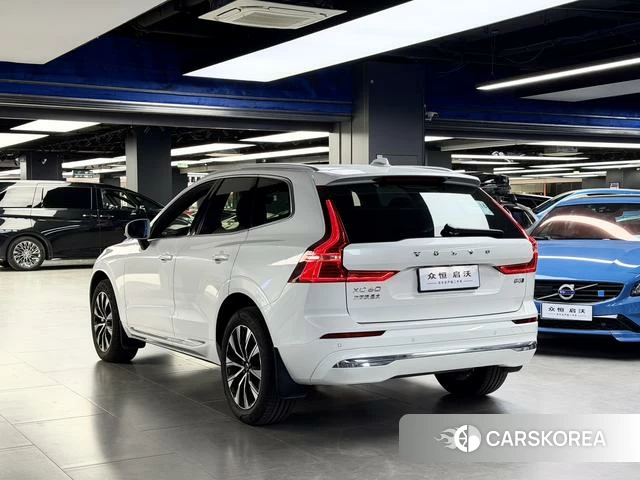 Volvo XC60 2024 Белый из Китая, фото 4