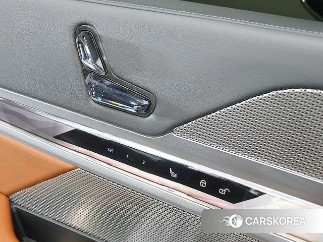 BMW 7 Series (G70) 2023 Черный из Кореи, фото 4