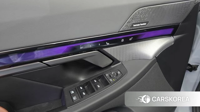 BMW 5 Series (G60) 2025 Цвет галактики из Кореи, фото 4