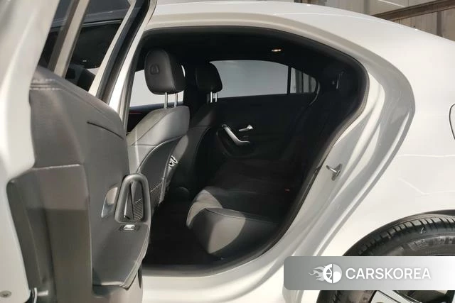 Mercedes-Benz Class A 2023 Белый из Китая, фото 4