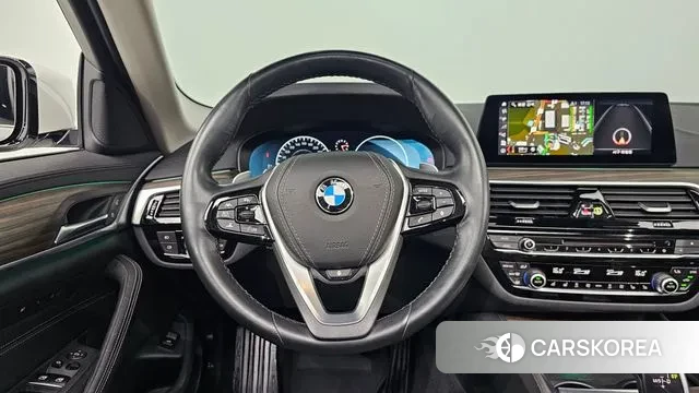 BMW 5 Series (G30) 2019 Белый из Кореи, фото 4