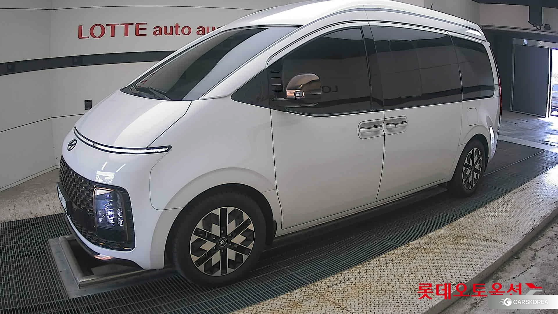 Hyundai STARIA LOUNGE Limousine 2022 Creamy White из Кореи, фото 4