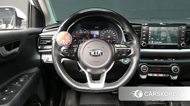 Kia Stonic 2018 Белый из Кореи, фото 4