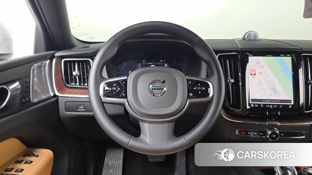 Volvo XC60 second Generation 2025 Белый из Кореи, фото 4