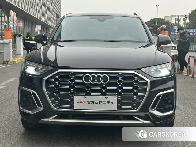 Audi Q5L 2021 Черный из Китая, фото 4