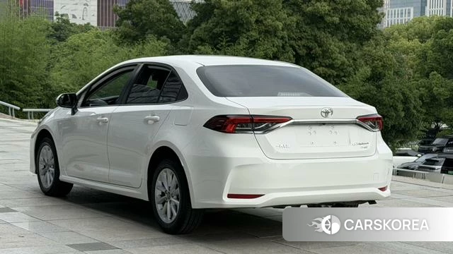 Toyota Corolla 2021 Белый из Китая, фото 4
