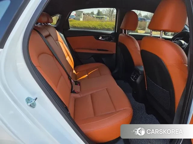 Kia The New K3 2nd generation 2022 Белый из Кореи, фото 4