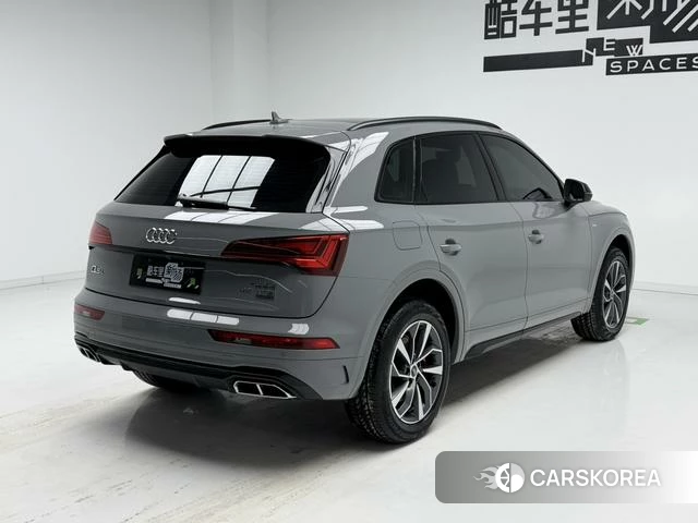 Audi Q5L 2024 Темно-серый из Китая, фото 4