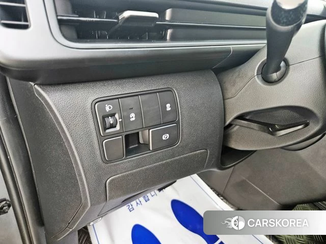 Hyundai Staria 2023 Серый из Кореи, фото 4