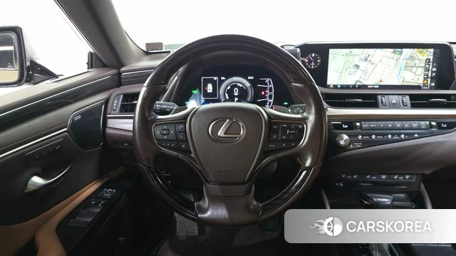 Lexus ES300h 7th generation 2020 Жемчужный цвет из Кореи, фото 4