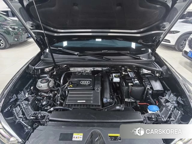 Audi Q3 2022 Темно-серый из Китая, фото 4