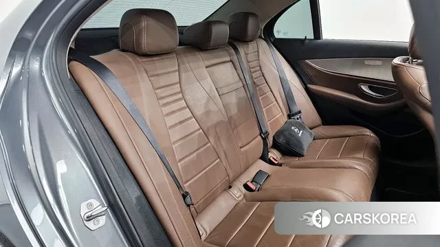 Mercedes-Benz E-Class W213 2018 Серый из Кореи, фото 4