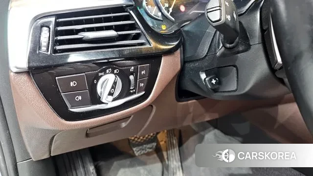 BMW 6 Series GT (G32) 2018 Серебристо-серый из Кореи, фото 4