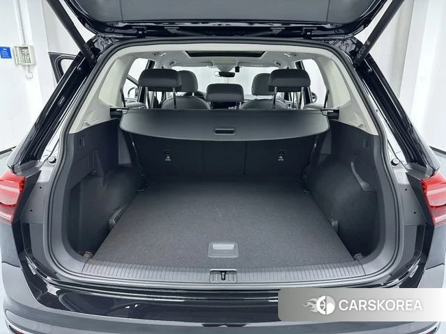 Volkswagen Tiguan L 2023 Черный из Китая, фото 4