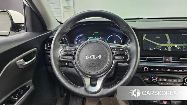 Kia Niro Plus 2022 Белый из Кореи, фото 4