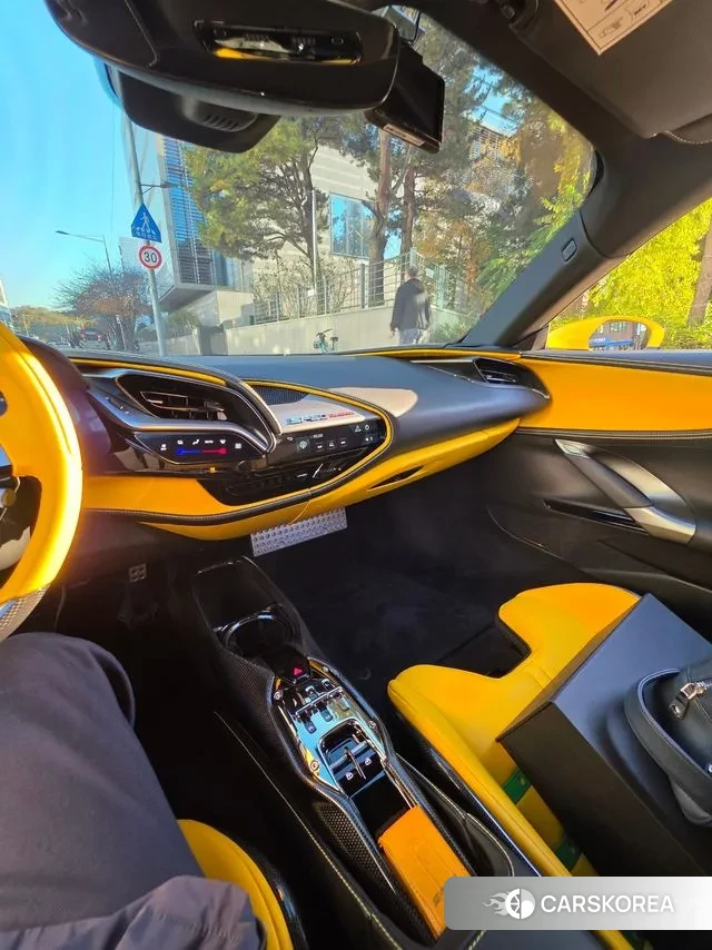 Ferrari SF90 Stradale 2023 Желтый из Кореи, фото 4