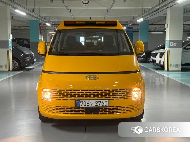 Hyundai Staria 2022 Желтый из Кореи, фото 4
