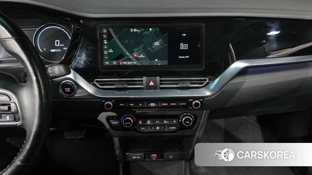 Kia Niro Plus 2022 Серебряный из Кореи, фото 4