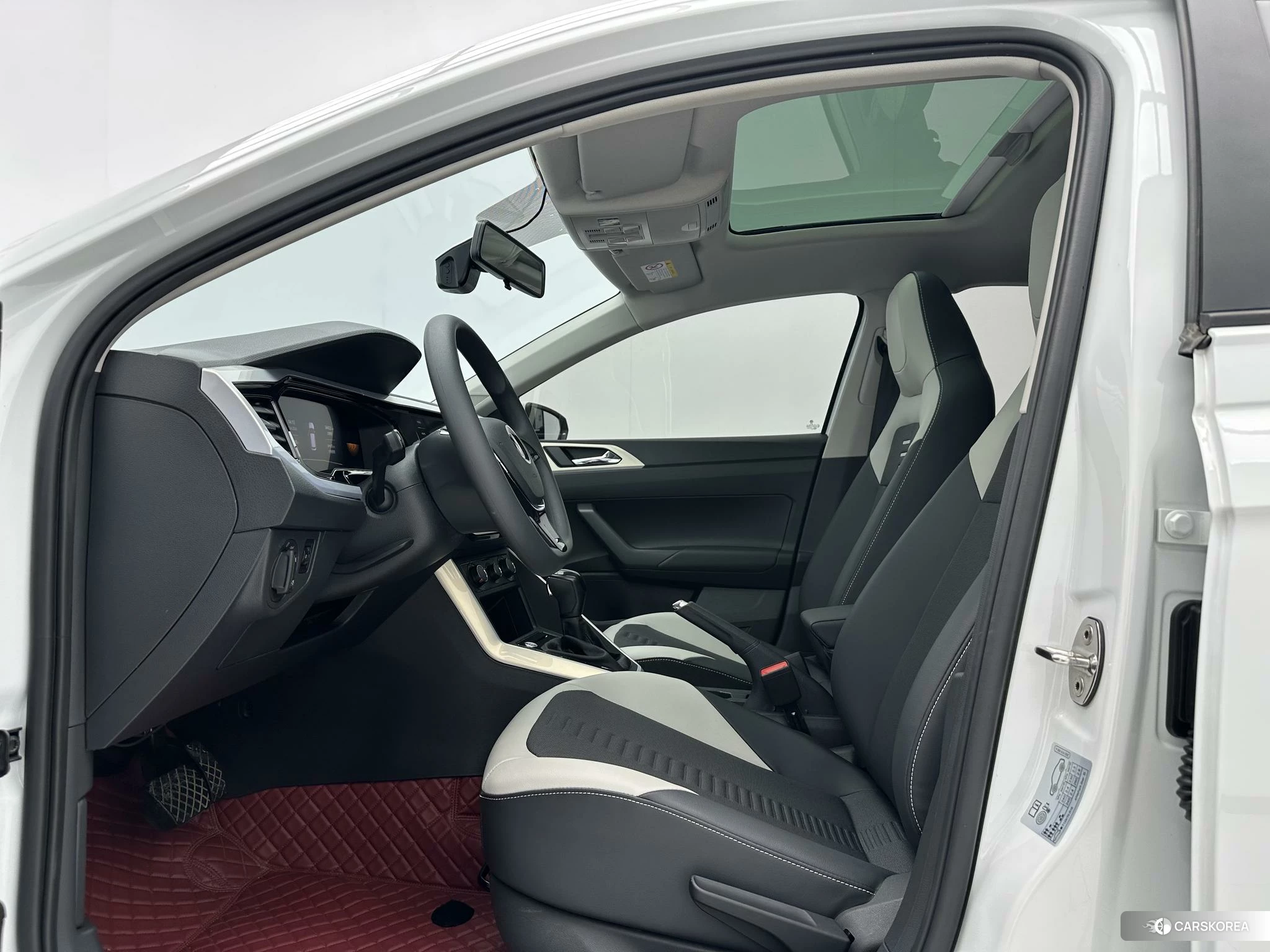 Volkswagen Polo 2022 Белый из Китая, фото 4