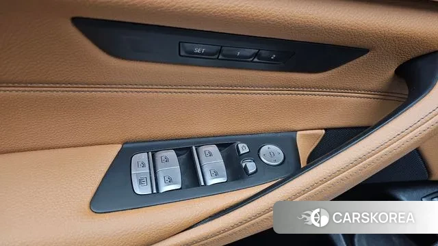 BMW 5 Series (G30) 2022 Белый из Кореи, фото 4