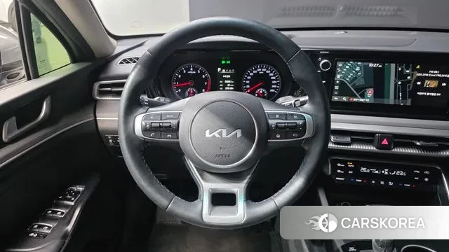Kia K5 3rd generation 2023 Серебряный из Кореи, фото 4
